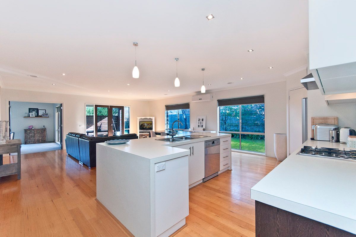 6 Booval Drive, WARRNAMBOOL, VIC 3280