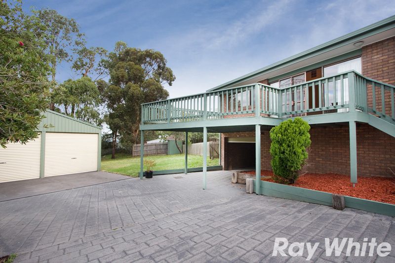 5 Martin  Place, PAKENHAM, VIC 3810