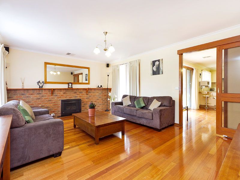 15 Nickson Close, DINGLEY VILLAGE, VIC 3172