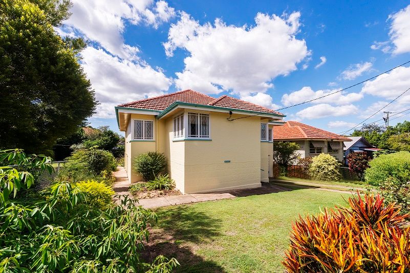22 Curlewis Street, HOLLAND PARK WEST, QLD 4121