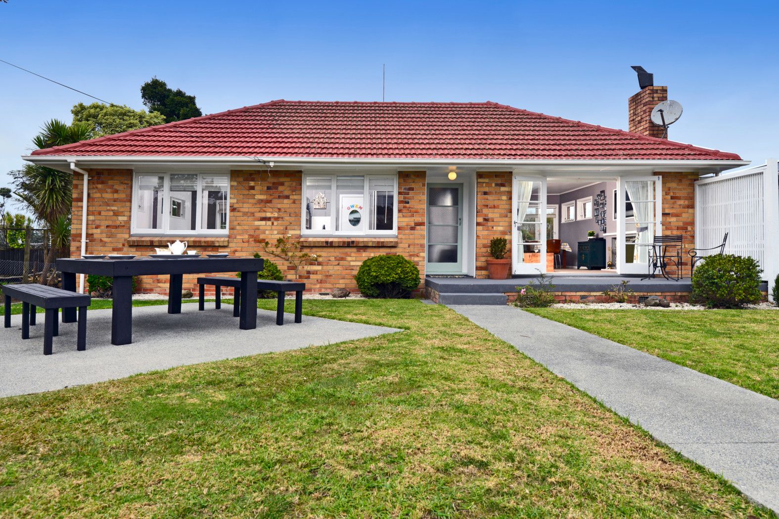 11 Japonica Drive, BEACH HAVEN, North Shore City