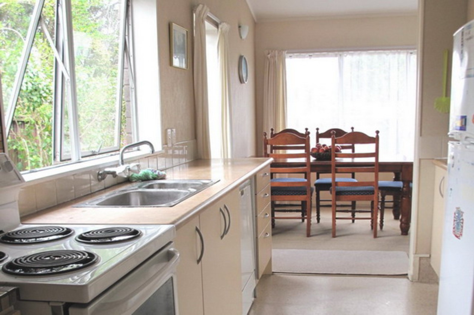 2/30 Whiteacres Drive, SUNNYHILLS, Manukau City