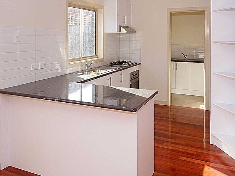 2/14 Pickett Street, RESERVOIR, VIC 3073