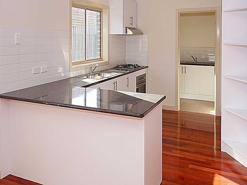 2/14 Pickett Street, RESERVOIR, VIC 3073