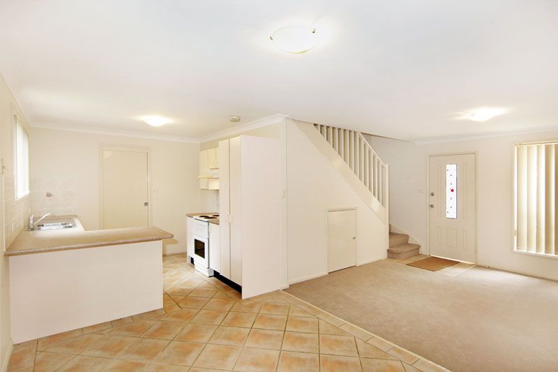 5/2-4 Oxford Drive, LAKE HAVEN, NSW 2263