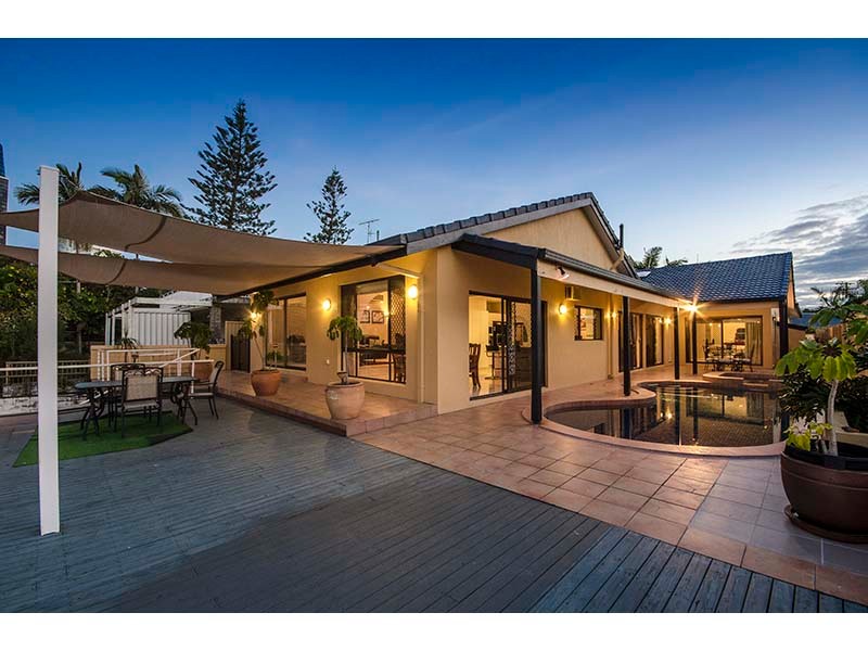 31 Stanhill Drive, CHEVRON ISLAND, QLD 4217