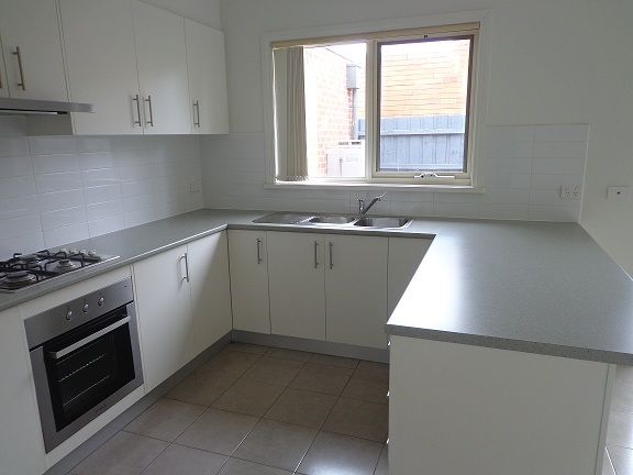2/16 Lockington Crescent, DANDENONG NORTH, VIC 3175