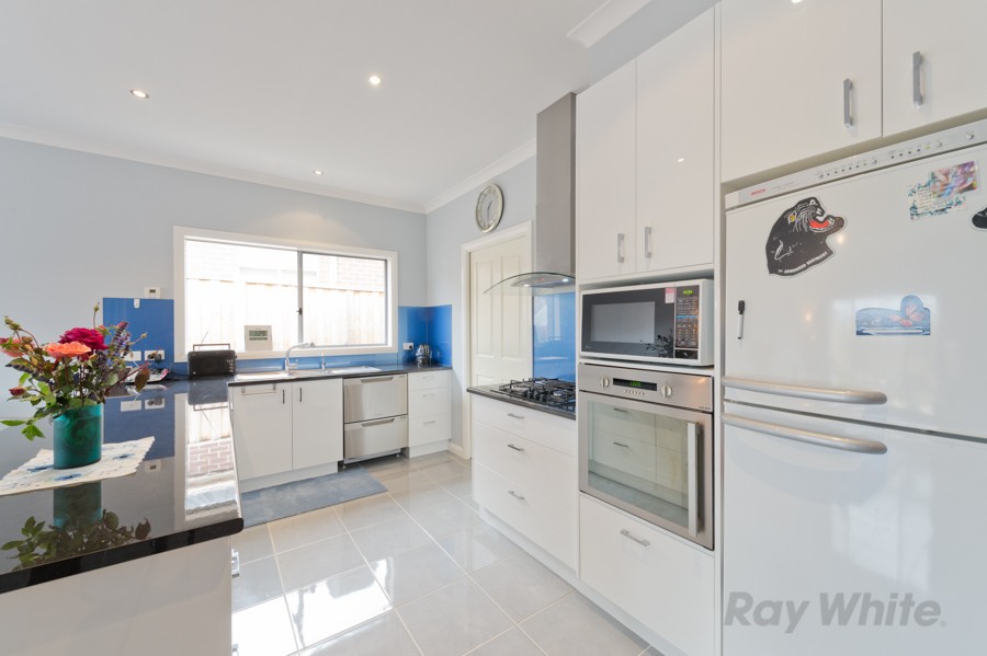 64 Manooka Road, BROOKFIELD, VIC 3338