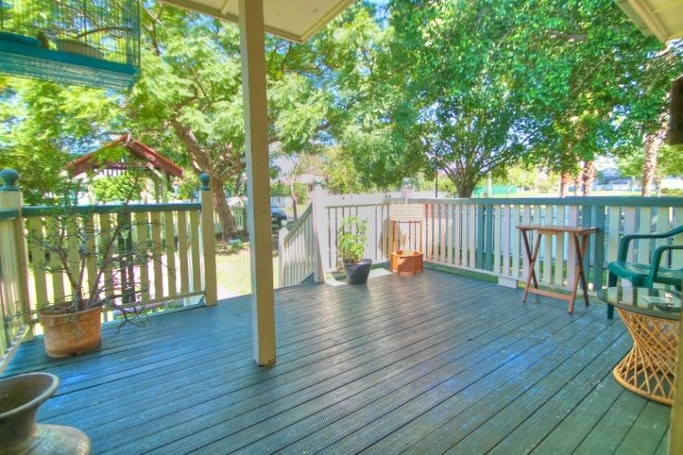 6 Crosshill Street, LEICHHARDT, QLD 4305