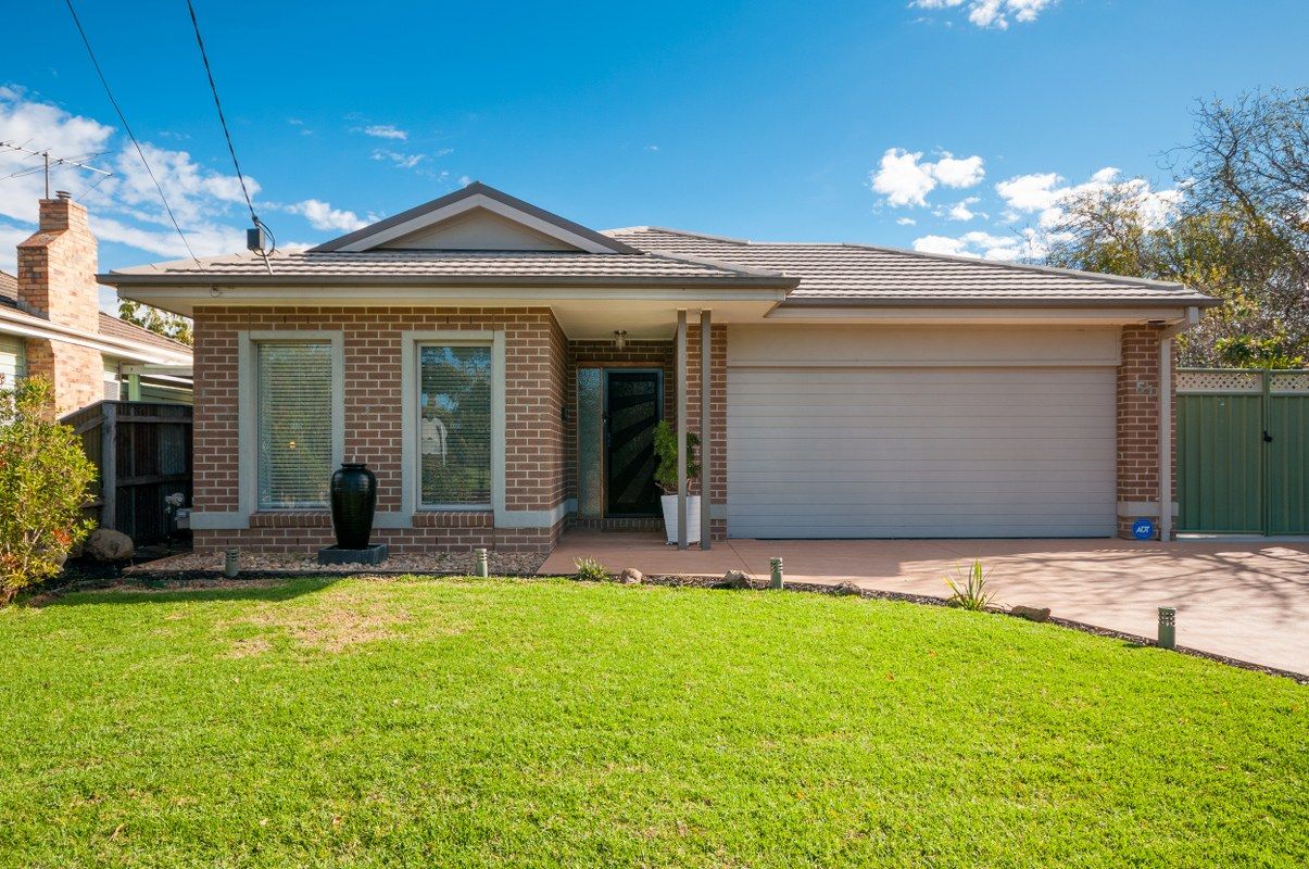 51 Cardinal Road, GLENROY VIC 3046