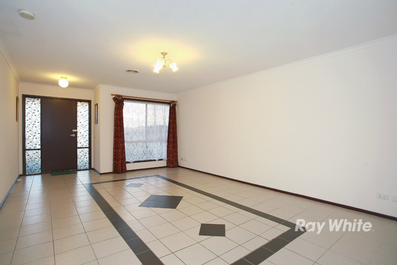 30 Jessica Drive, HAMPTON PARK, VIC 3976