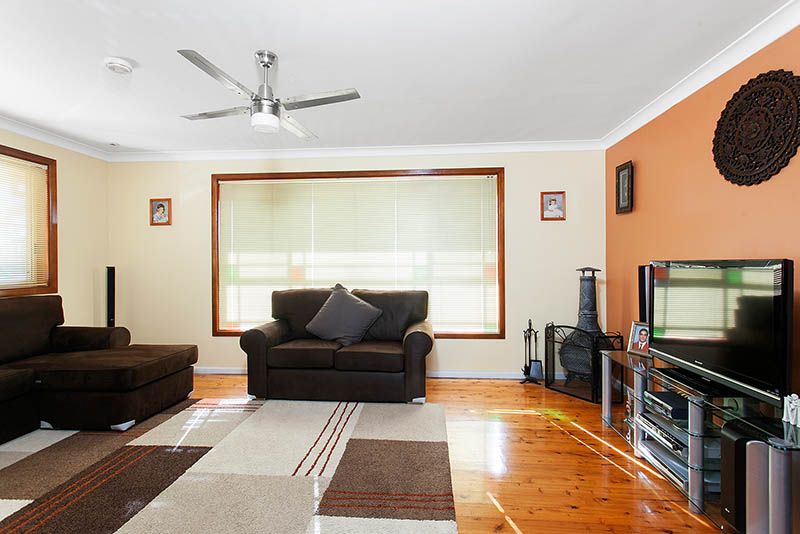 3 Porter Avenue, MOUNT WARRIGAL, NSW 2528
