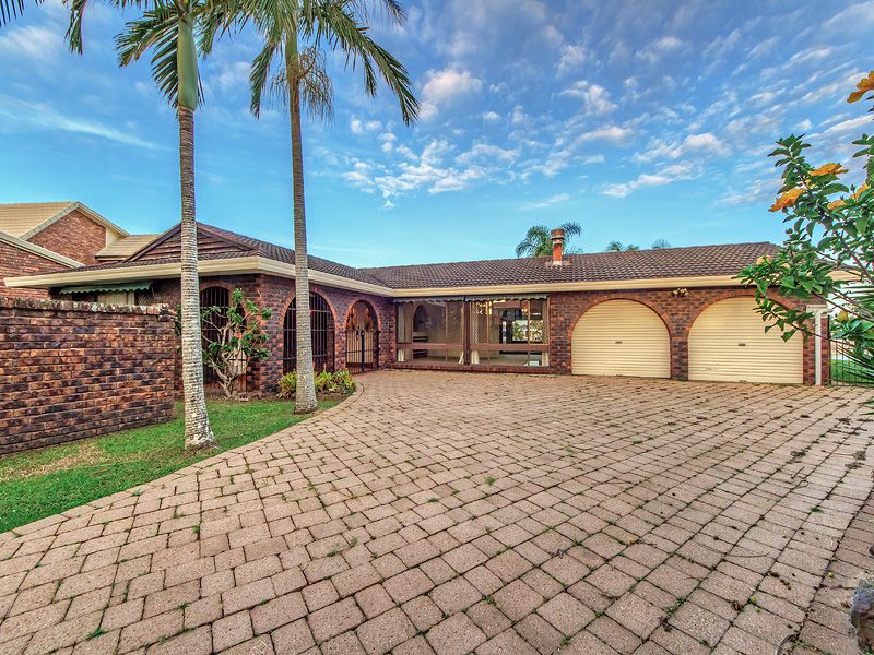 12 Angus Court, BENOWA, QLD 4217