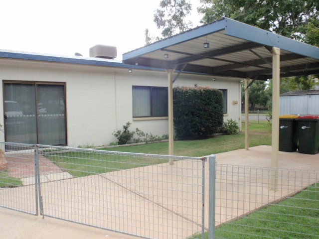 2/1 Willans Street, EMERALD, QLD 4720