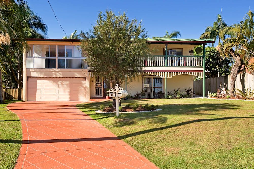 9 Beeka Street, LABRADOR, QLD 4215