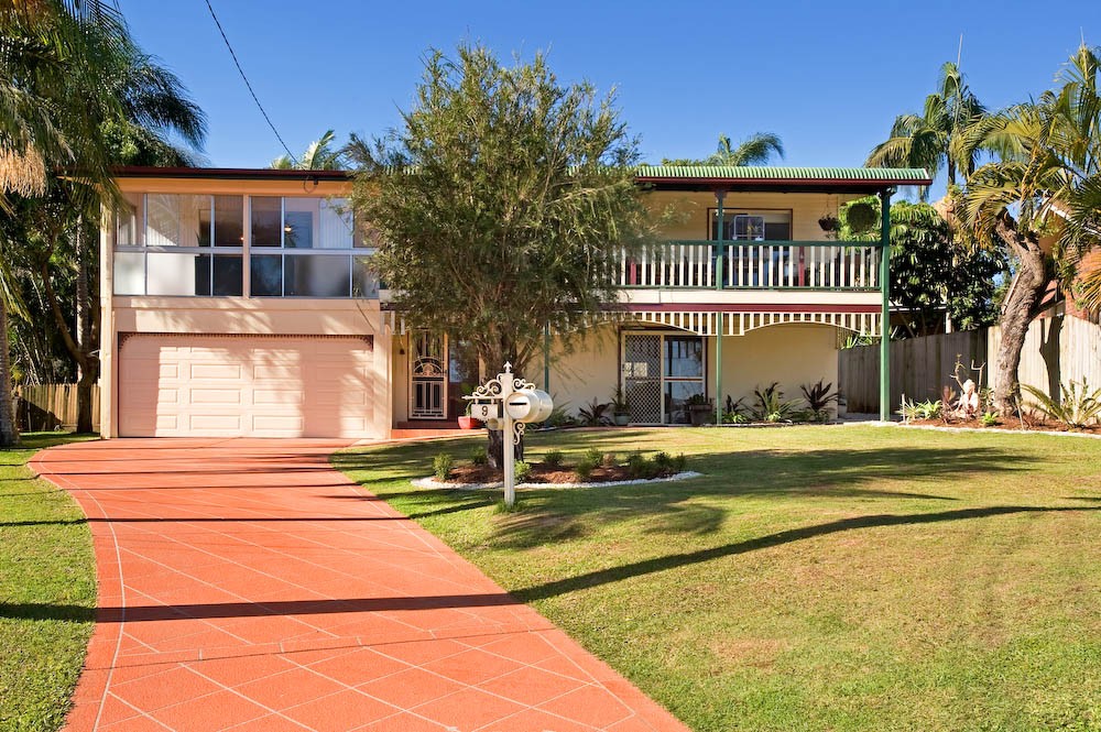 9 Beeka Street, LABRADOR, QLD 4215