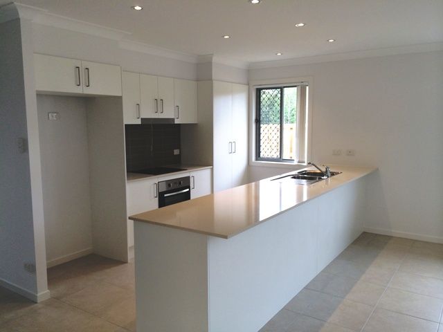 4 Sunbird Court, ELANORA, QLD 4221