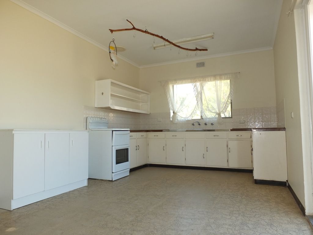 24 Port Road, KADINA, SA 5554