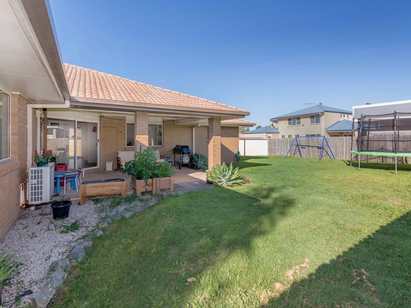 4 North Aston Court, BRAY PARK, QLD 4500