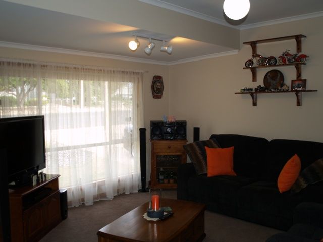 4 Matthews Street, WAIKERIE, SA 5330
