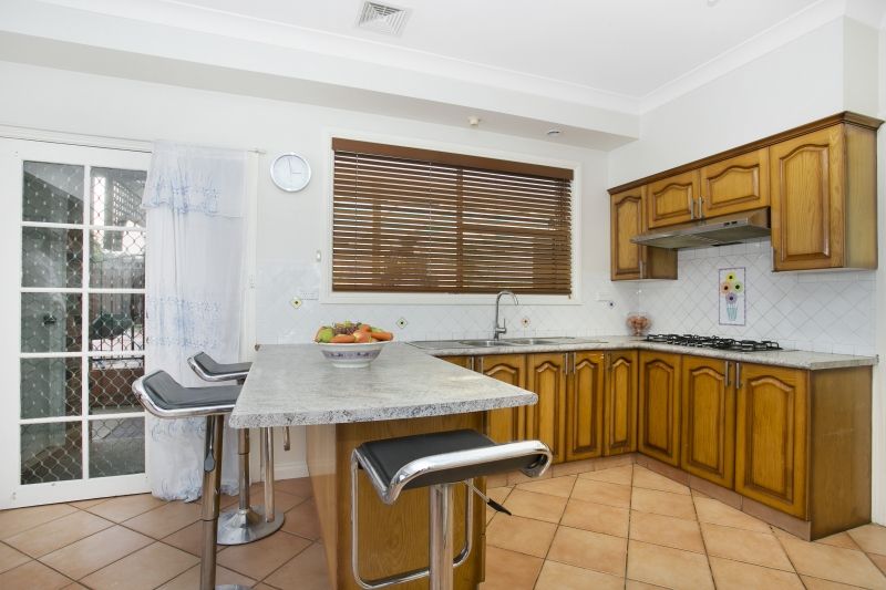 4 Cuthbert Crescent, EDENSOR PARK, NSW 2176