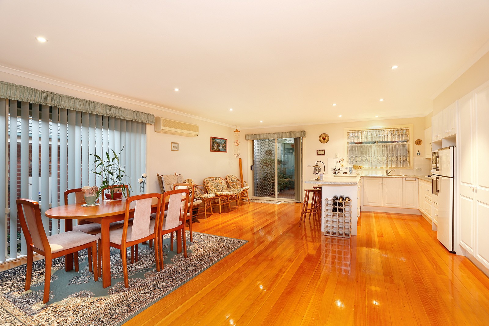 2/3 Wes Crescent, FERNTREE GULLY, VIC 3156