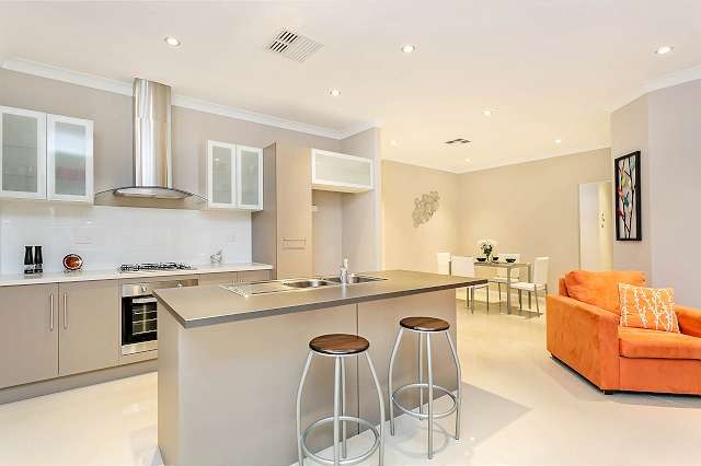 4 Centre Street, LARGS BAY, SA 5016