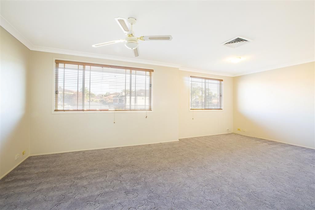 27 Sorenson Crescent, GLENMORE PARK, NSW 2745