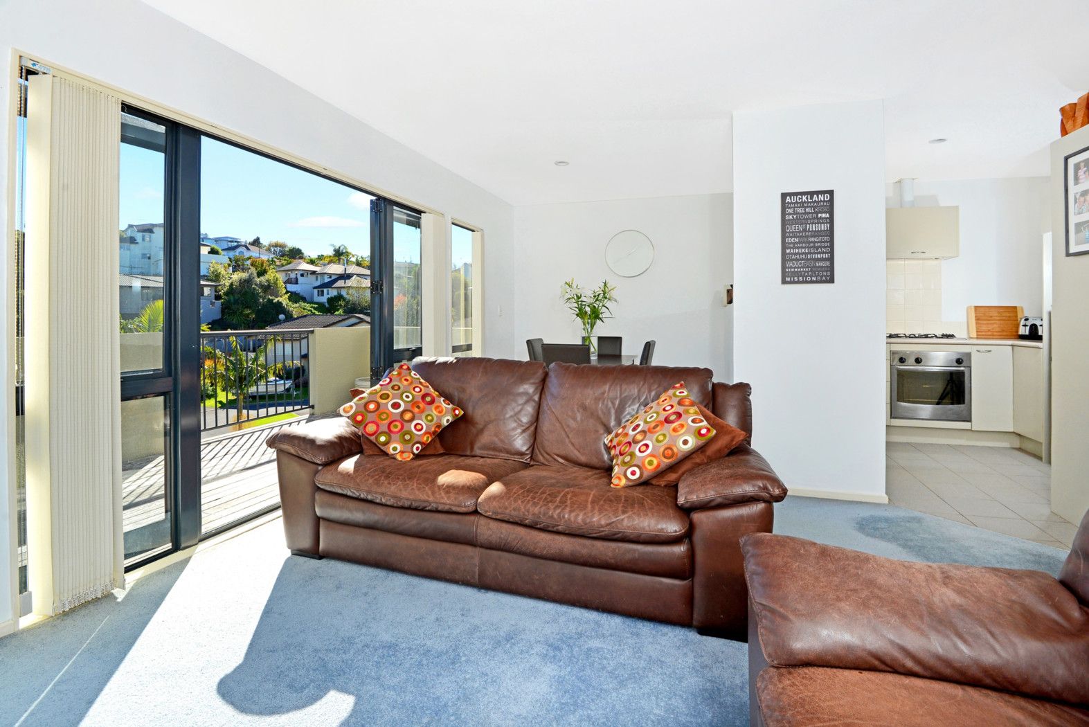 2/19 Langana Avenue, BROWNS BAY, North Shore City