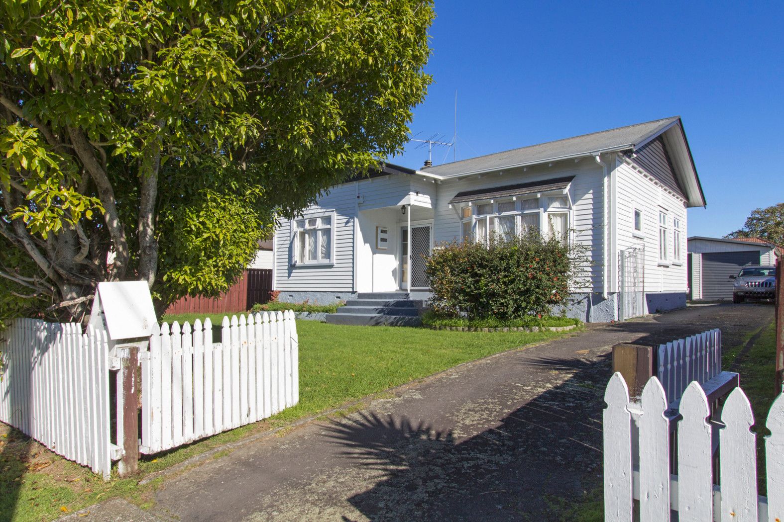 2 Mckean Avenue, MANUREWA, Manukau City