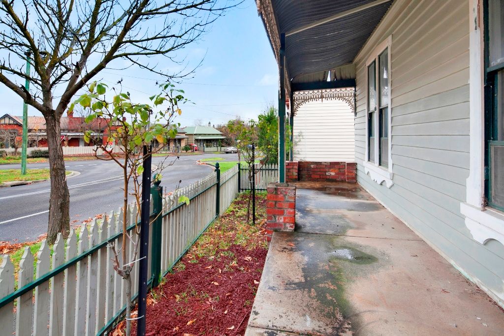 5 Young Street, GOLDEN POINT, VIC 3350