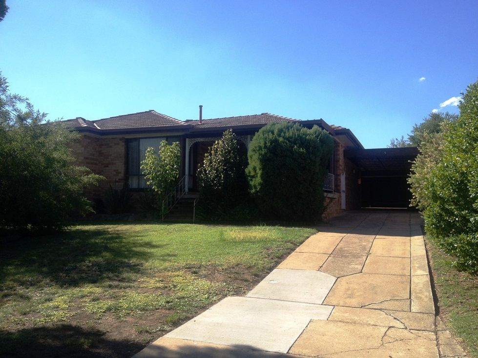 15 Fairbairn Crescent, KOORINGAL, NSW 2650