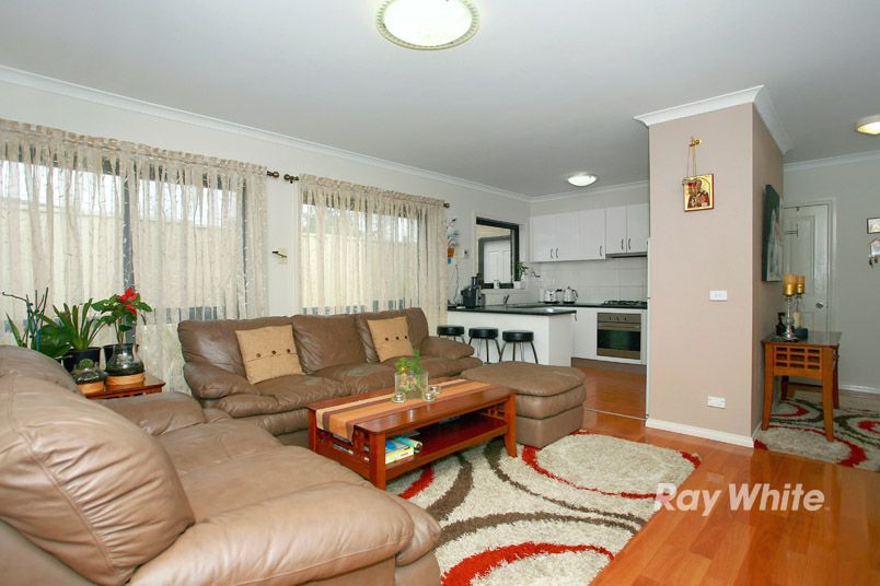 2/131 Kidds Road, DOVETON, VIC 3177