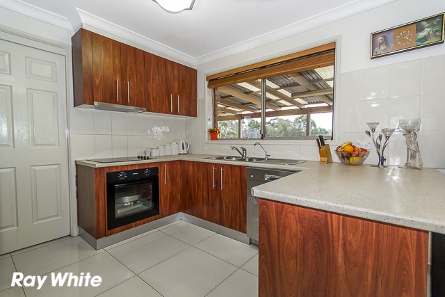 6 Loddon Close, BOSSLEY PARK, NSW 2176