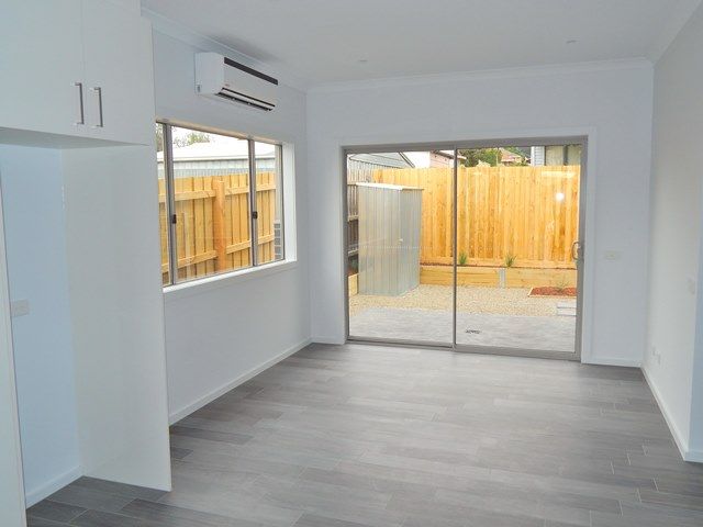 2/15 Cuthbert Road, RESERVOIR, VIC 3073