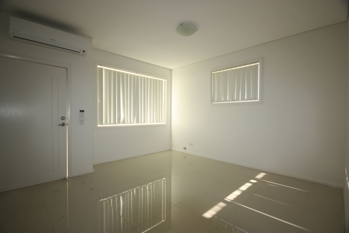 1/221A Waterworth Drive, MOUNT ANNAN, NSW 2567