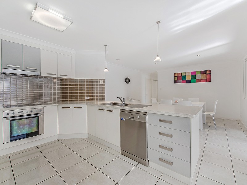 6 Donnelly Place, CALOUNDRA WEST, QLD 4551
