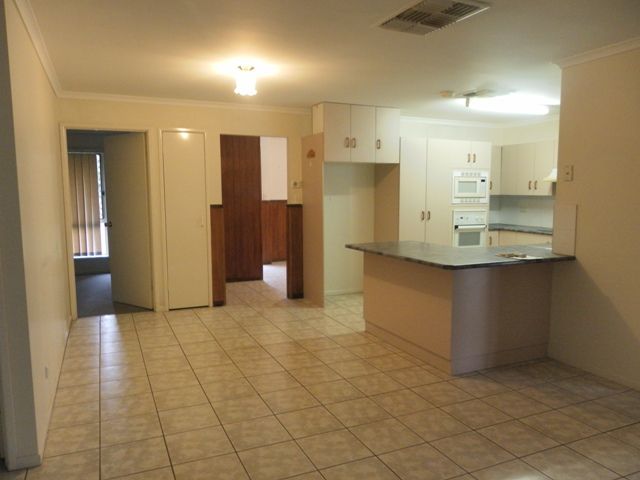 4  Edmonstone Drive, EMERALD, QLD 4720