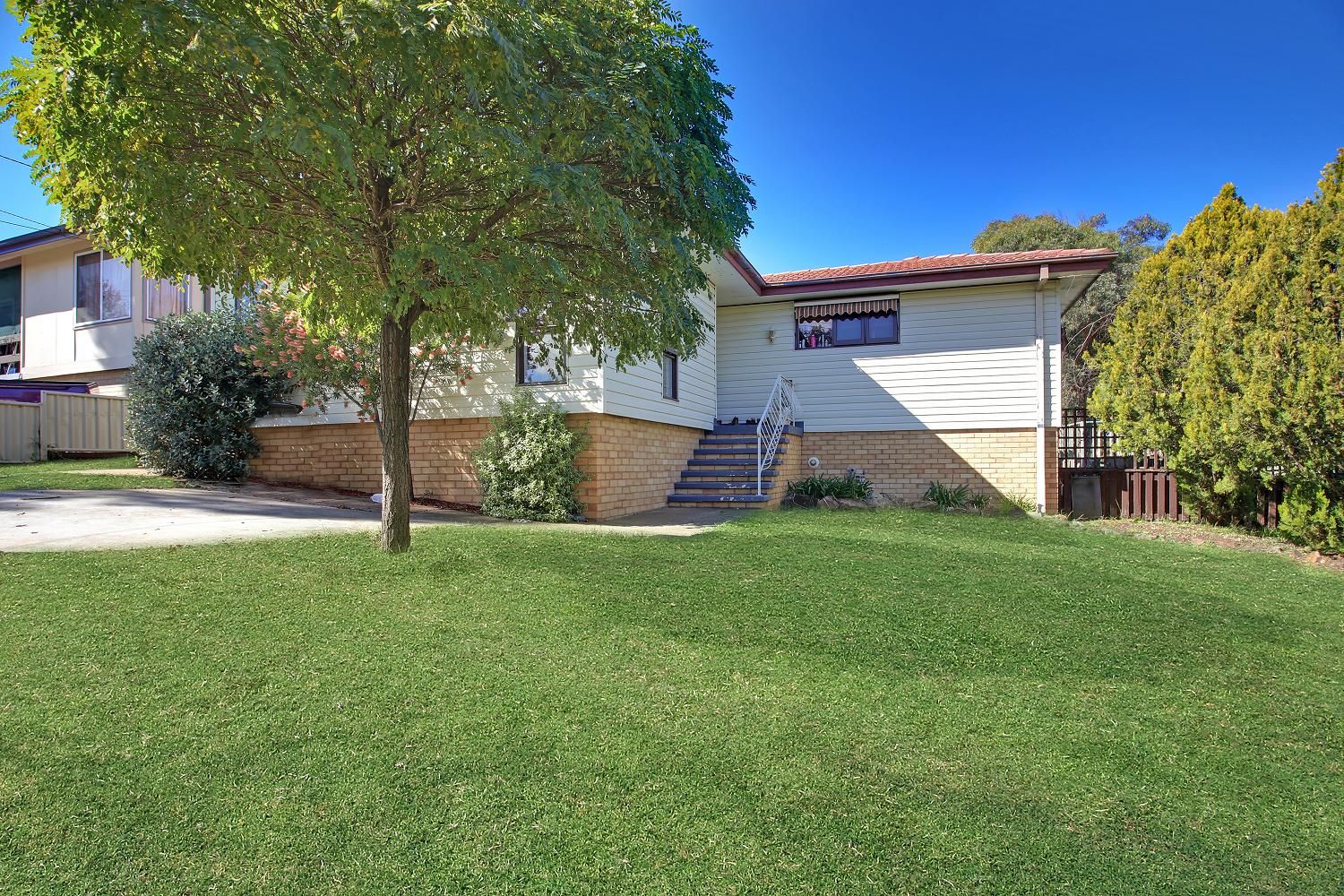 15 Caoura Crescent, GOULBURN NSW 2580