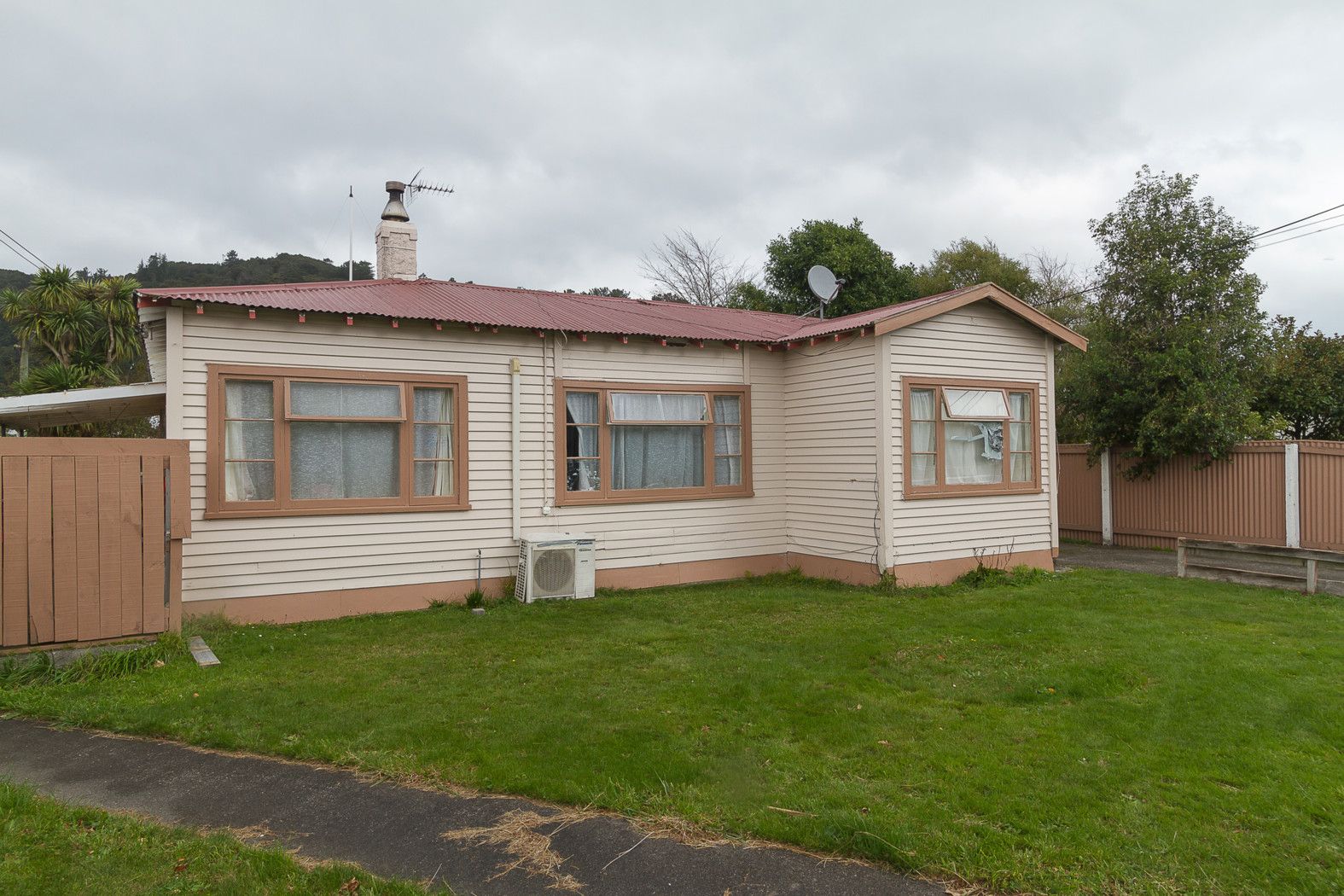 55 Seddon Street, WALLACEVILLE, Upper Hutt City