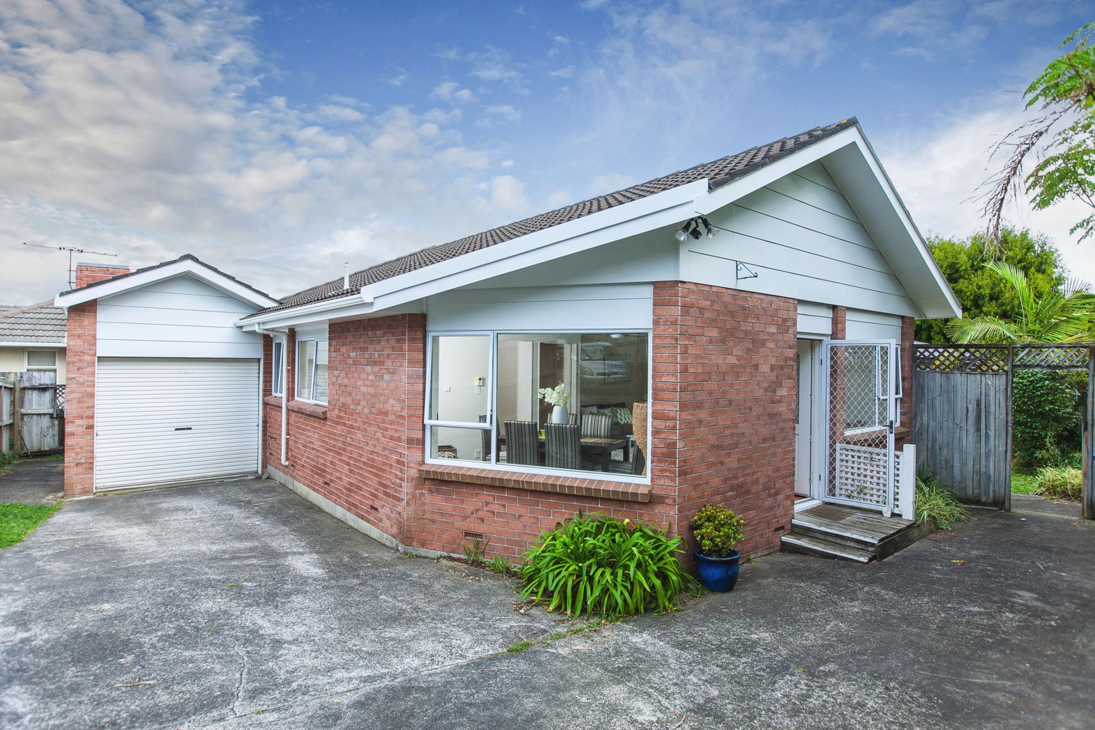 154a East Coast Road, FORREST HILL, North Shore City