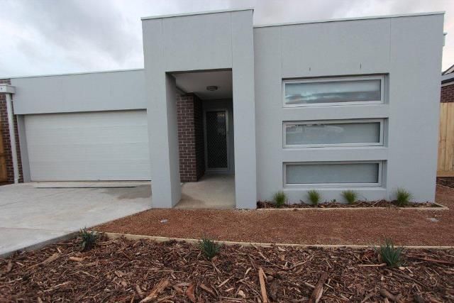 42 Sugargum Drive, WAURN PONDS, VIC 3216