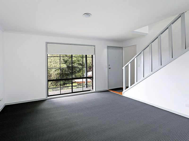 2/2 Premier Court, HIGHTON, VIC 3216