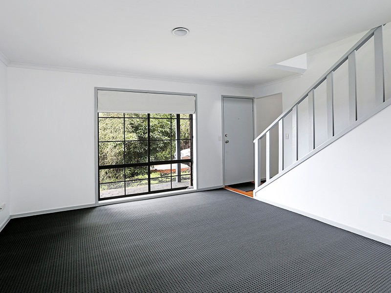 2/2 Premier Court, HIGHTON, VIC 3216