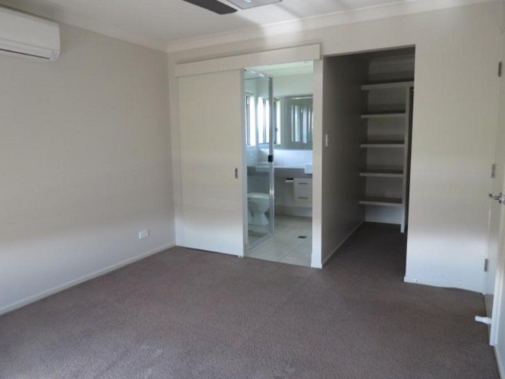 8 Newman Drive, EMERALD, QLD 4720