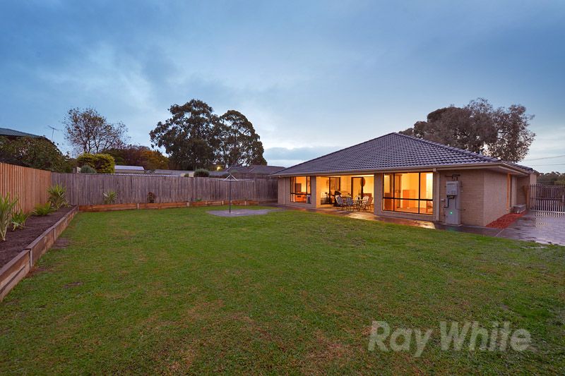 8 Ketwick Court, FERNTREE GULLY, VIC 3156