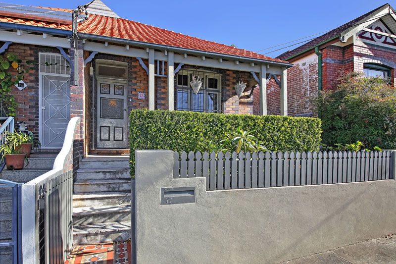 17 Moncur Street, MARRICKVILLE NSW 2204