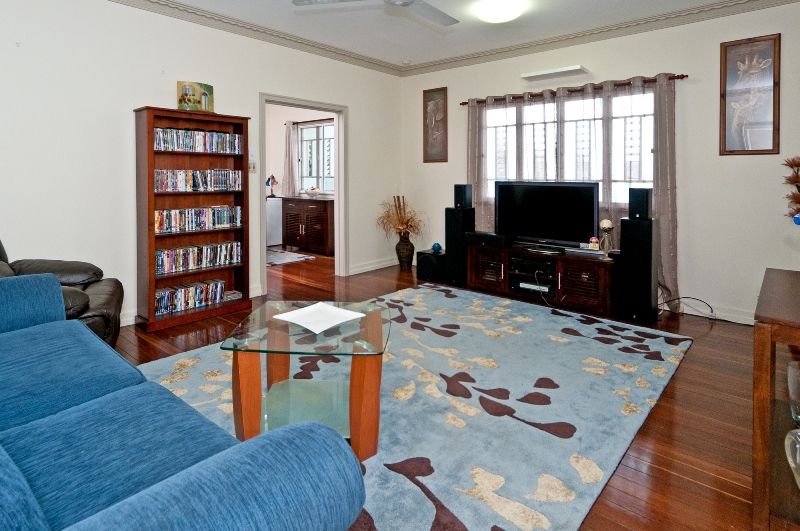 76 Pine Street, NORTH IPSWICH, QLD 4305