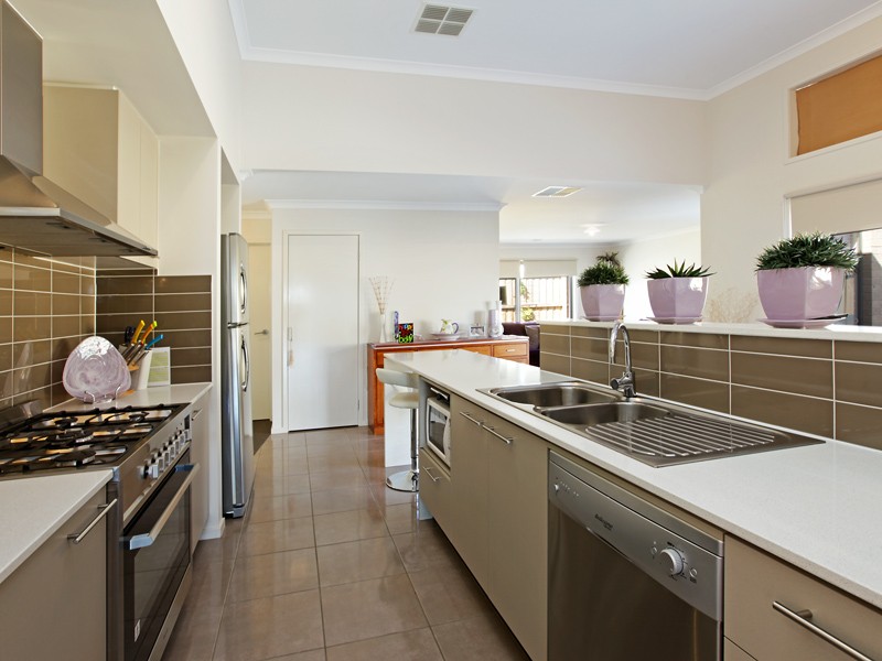 21 Diaz Drive, GROVEDALE, VIC 3216