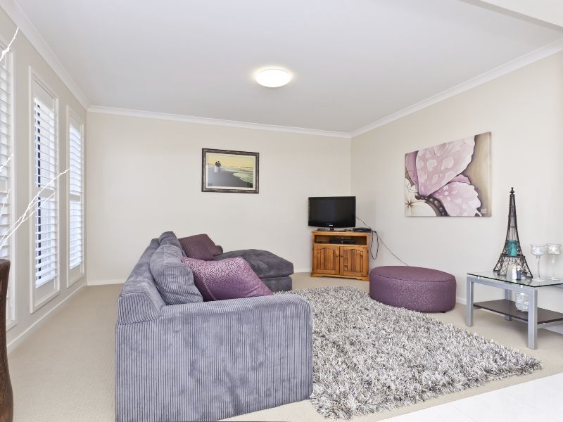19 Rawlins Crescent, NORTH LAKES, QLD 4509